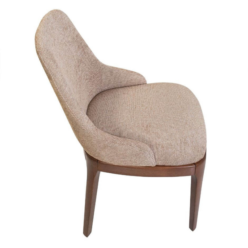 Zoom sur la chaise Fasmino – courbes raffinées et structure robuste pour un confort optimal.