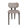 Finition artisanale du modèle Efsane – chaise confortable au style unique